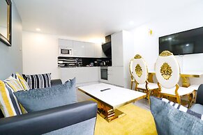 Queen Stay Apartments