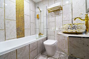 Queen Stay Apartments