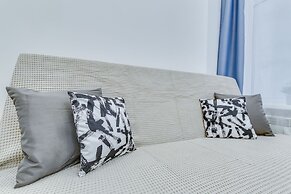 Tomi Apartments
