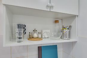Tomi Apartments