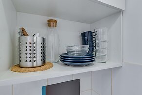 Tomi Apartments