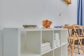 Tomi Apartments