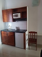 Over The Hill - Guesthouse & Residence