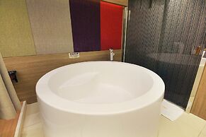 H Drive Hotel