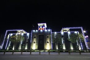 H Drive Hotel