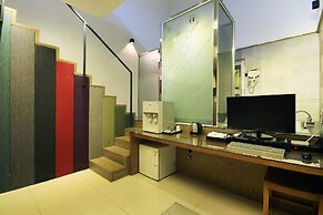 H Drive Hotel