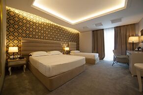 Grand Blue FAFA Resort & Spa