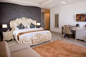 Grand Blue FAFA Resort & Spa