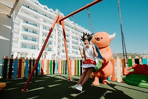 Grand Blue FAFA Resort & Spa