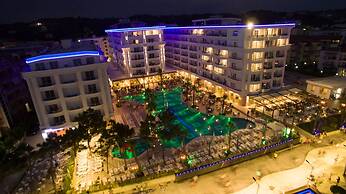 Grand Blue FAFA Resort & Spa