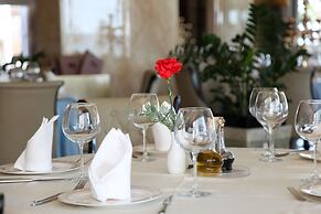 Grand Blue FAFA Resort & Spa