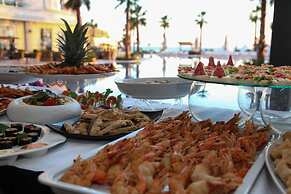 Grand Blue FAFA Resort & Spa