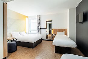 B&B HOTEL CERGY Saint-Christophe