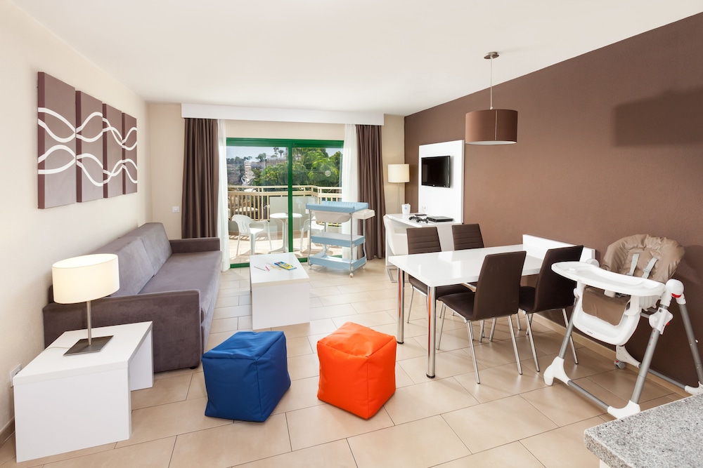 Playaolid Suites & Apartments