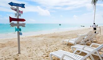 Hotel Checkin El Cortecito Beach