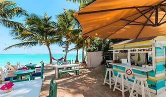 Hotel Checkin El Cortecito Beach