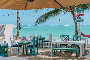 Hotel Checkin El Cortecito Beach