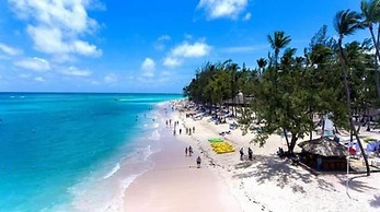 Hotel Checkin El Cortecito Beach