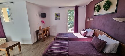 Le Pradet Hotel