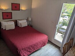 Le Pradet Hotel