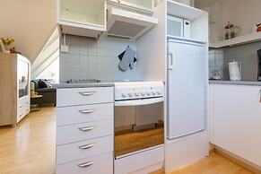 Apartment F11