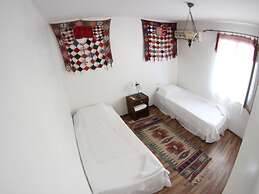 Tuncay Pension