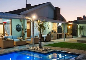 Hobie Beach Guest House