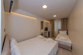 Grand Ahi Hotel