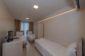 Grand Ahi Hotel