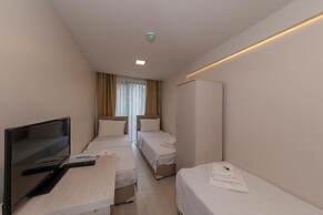 Grand Ahi Hotel