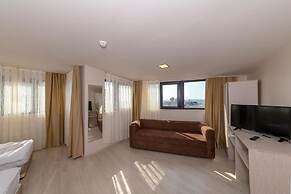 Grand Ahi Hotel