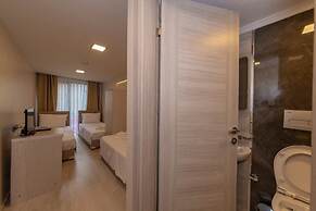 Grand Ahi Hotel