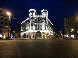 Tolstoy Hostel