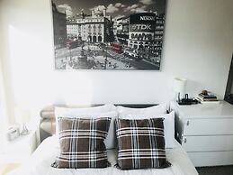 Double Room In London Shared Penthouse