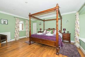 Maple Cottage With Hot Tub Near Cupar, Fife