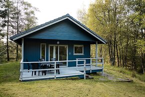 Otter With Mountain View and Enclosed Decking