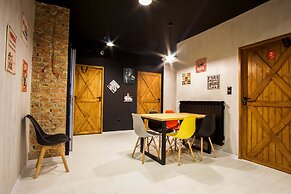 Retro Apartments