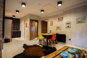 Retro Apartments