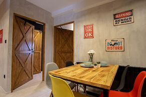 Retro Apartments