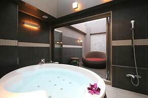 HOTEL W - Adults Only