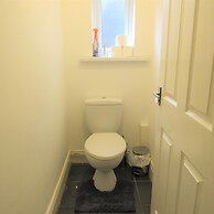 Spacious Apartment Heaton