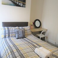 Spacious Apartment Heaton