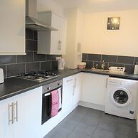 Spacious Apartment Heaton