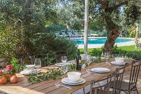 TD Il Vecchio Fienile Outdoor Kitchen with Pool View
