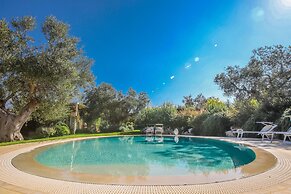 TD Il Vecchio Fienile Outdoor Kitchen with Pool View
