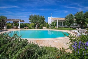 TD Il Vecchio Fienile Outdoor Kitchen with Pool View