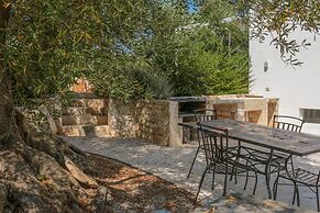 TD Il Vecchio Fienile Outdoor Kitchen with Pool View