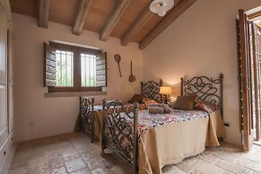 TD Trulli di Montaltino with Stunning Huge Pool