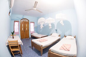Rupa's Hotel Arugambay