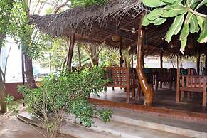 Rupa's Hotel Arugambay